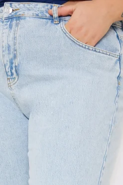 Bleach Wash Mom Jean
