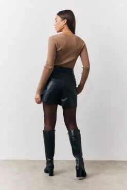 Camel Rib Knitted Scoop Neck Long Sleeve Top