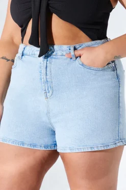 Light Wash Denim Mom Short