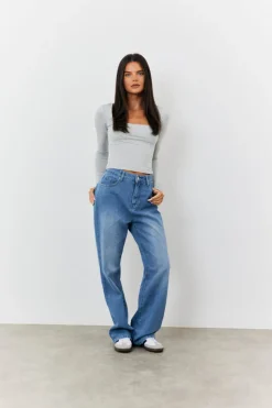 Sculpting Long Sleeve Scoop Neck T-Shirt