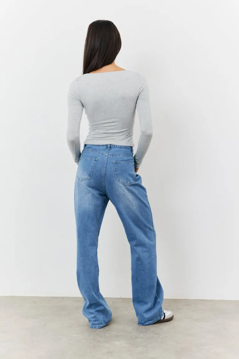 Sculpting Long Sleeve Scoop Neck T-Shirt