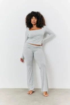 Sculpting Long Sleeve Scoop Neck T-Shirt